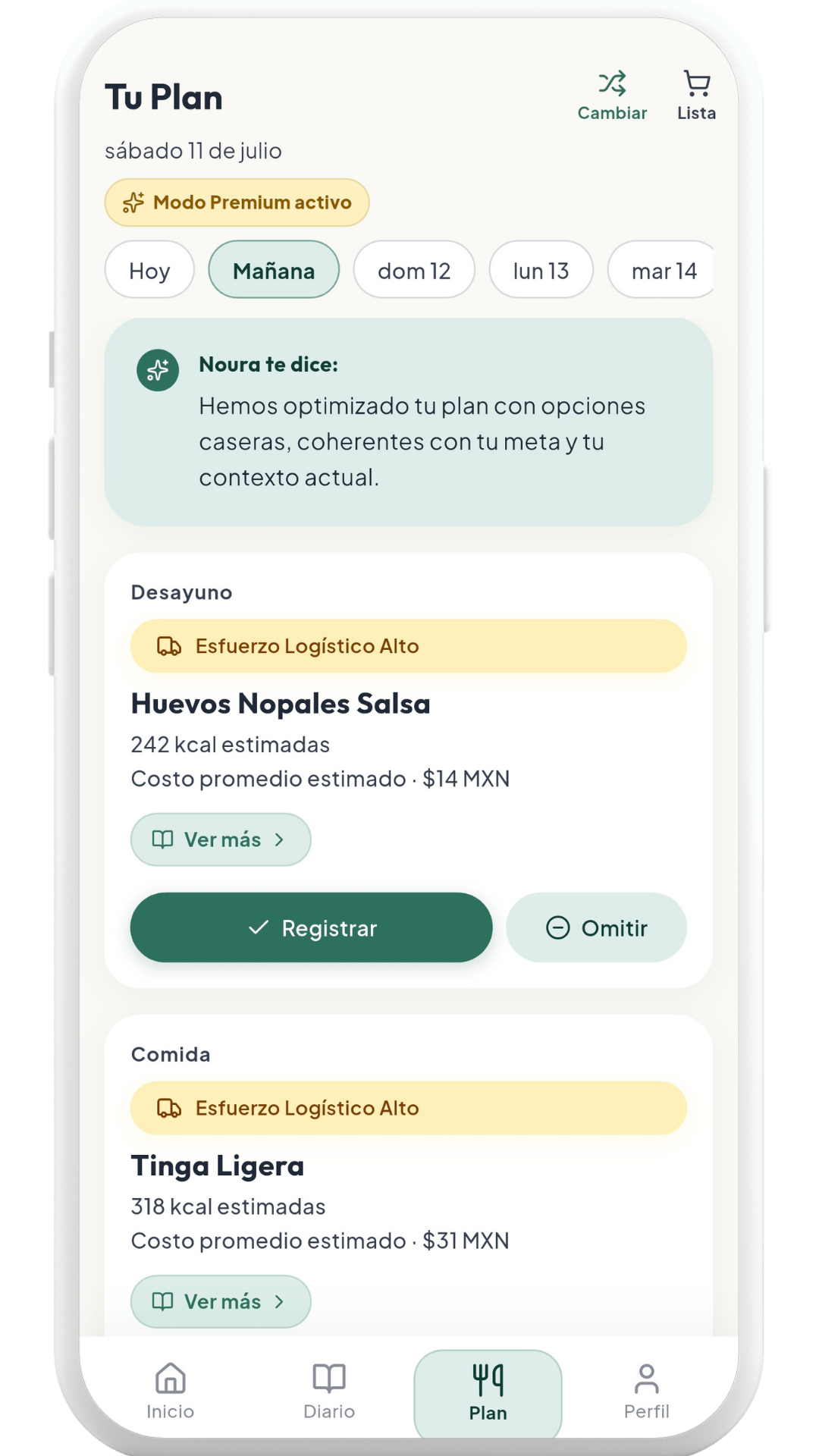 Pantalla de plan semanal de Noura con comidas, acciones para registrar y lista de compras.