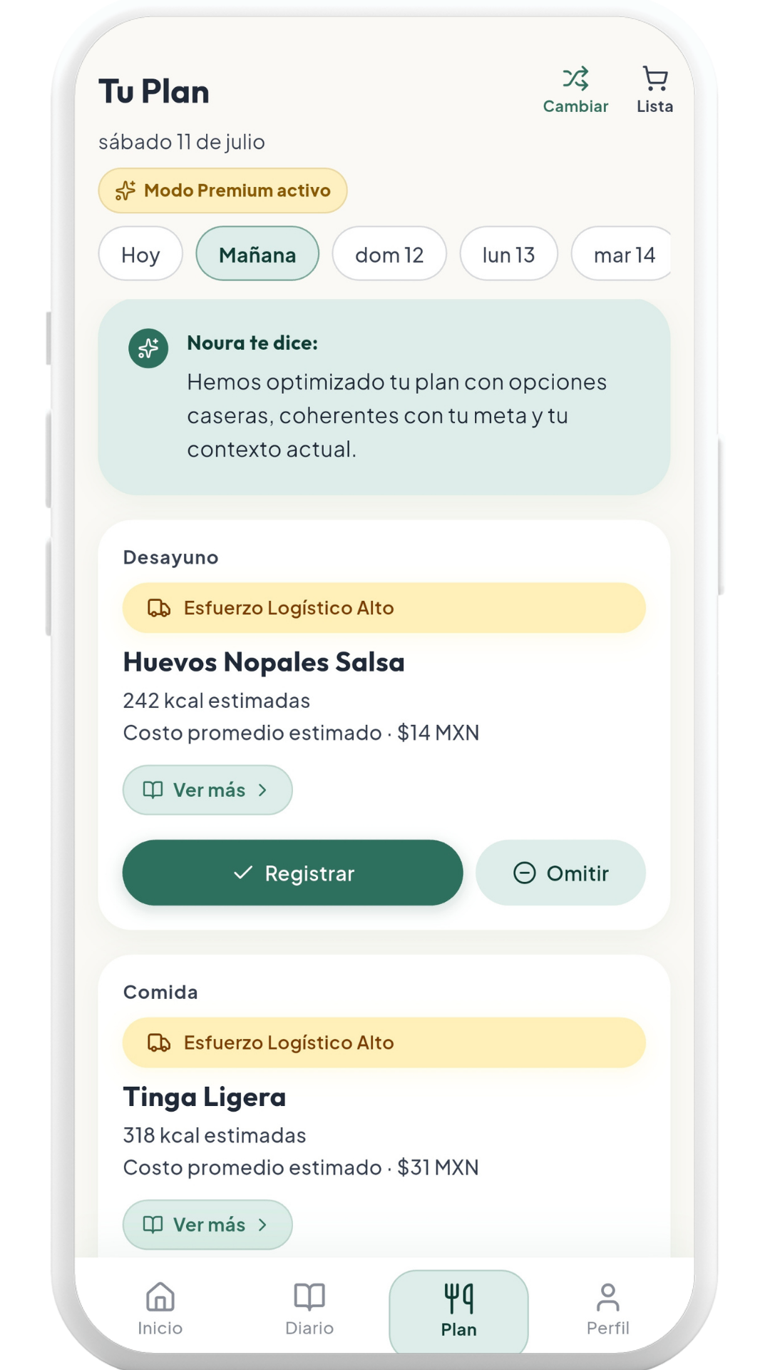 Pantalla de plan semanal de Noura con comidas, acciones para registrar y lista de compras.